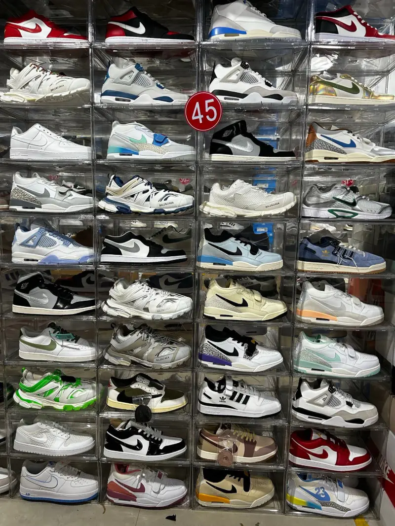 2024 Trendy Streetwear High-Top Sneakers