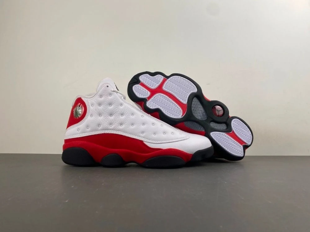 AJ13 Retro Chicago Iconic Retro Lifestyle Sneakers for Collectors