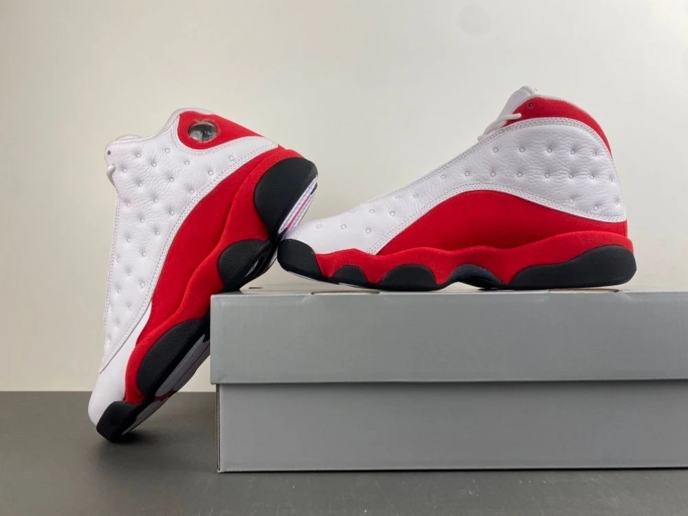 AJ13 Retro Chicago Iconic Retro Lifestyle Sneakers for Collectors