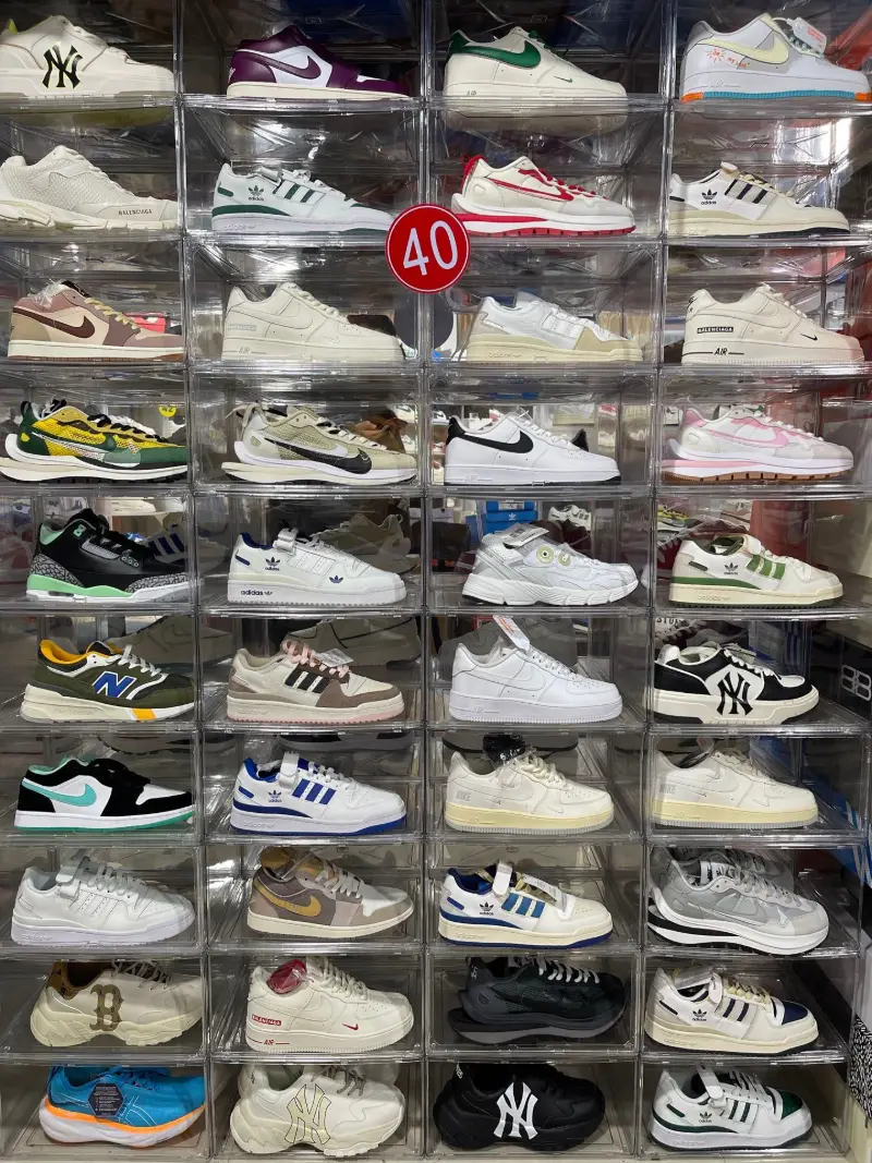 Bulk Nike, Adidas, Balenciaga & MLB Style Shoes for Men's Fashion Outfits