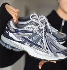 New Balance 1906R Dad Sneakers – The Ultimate Y2K Streetwear Staple