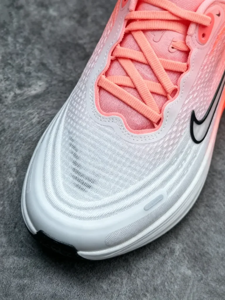 Fit & Upper Construction Streamlined Support & Breathability Fit & Upper Construction Streamlined Support & Breathability